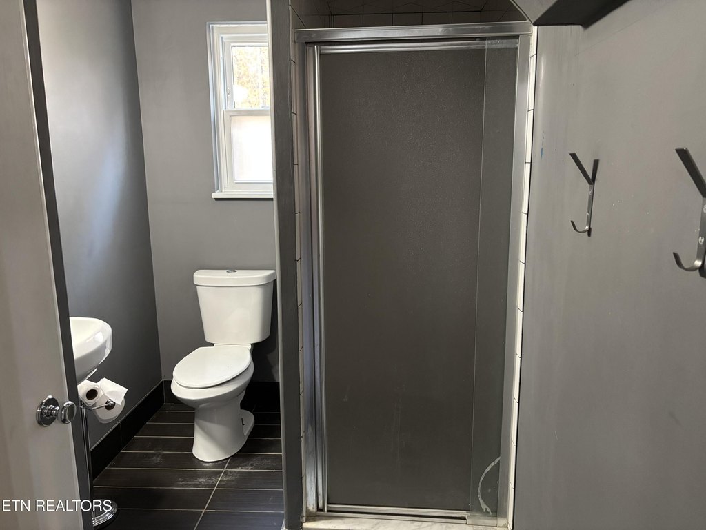 Knoxville, Tennessee, 37920, United States, 3 Bedrooms Bedrooms, ,2 BathroomsBathrooms,Residential,Forsale,1999456