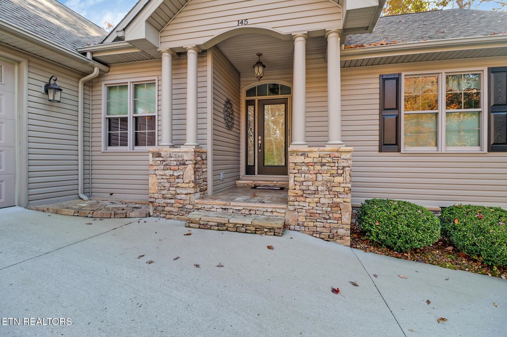 Crossville, Tennessee, 38558, United States, 3 Bedrooms Bedrooms, ,2 BathroomsBathrooms,Residential,Forsale,1996594