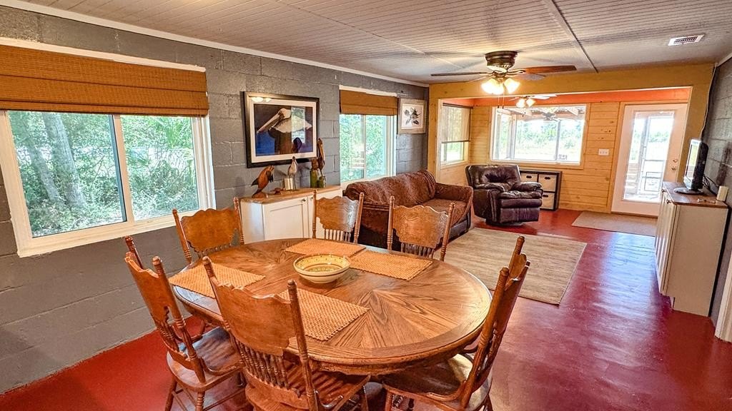 Carrabelle, Florida, 32322, United States, 2 Bedrooms Bedrooms, ,2 BathroomsBathrooms,Residential,Forsale,1968318