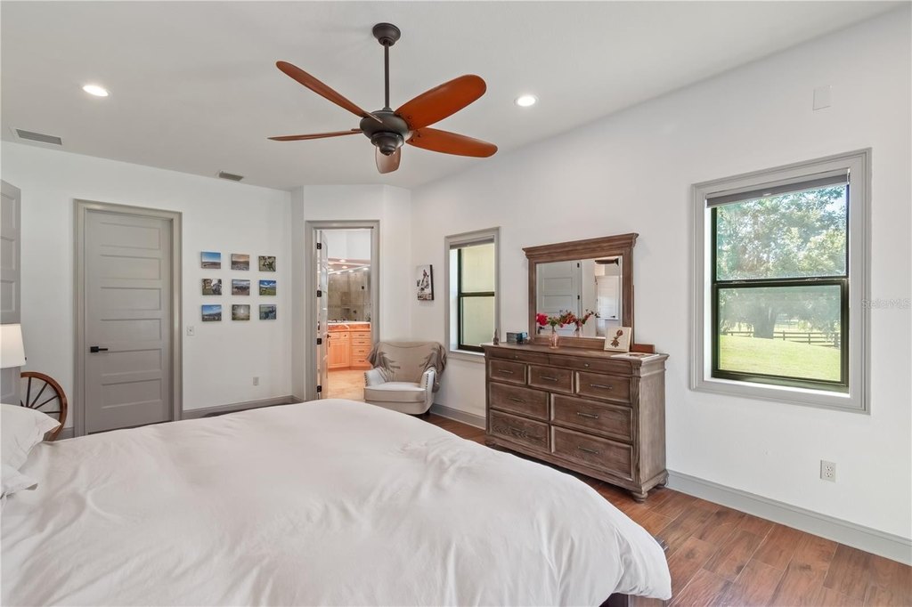 REDDICK, Florida, 32686, United States, 2 Bedrooms Bedrooms, ,2 BathroomsBathrooms,Residential,Forsale,1994135