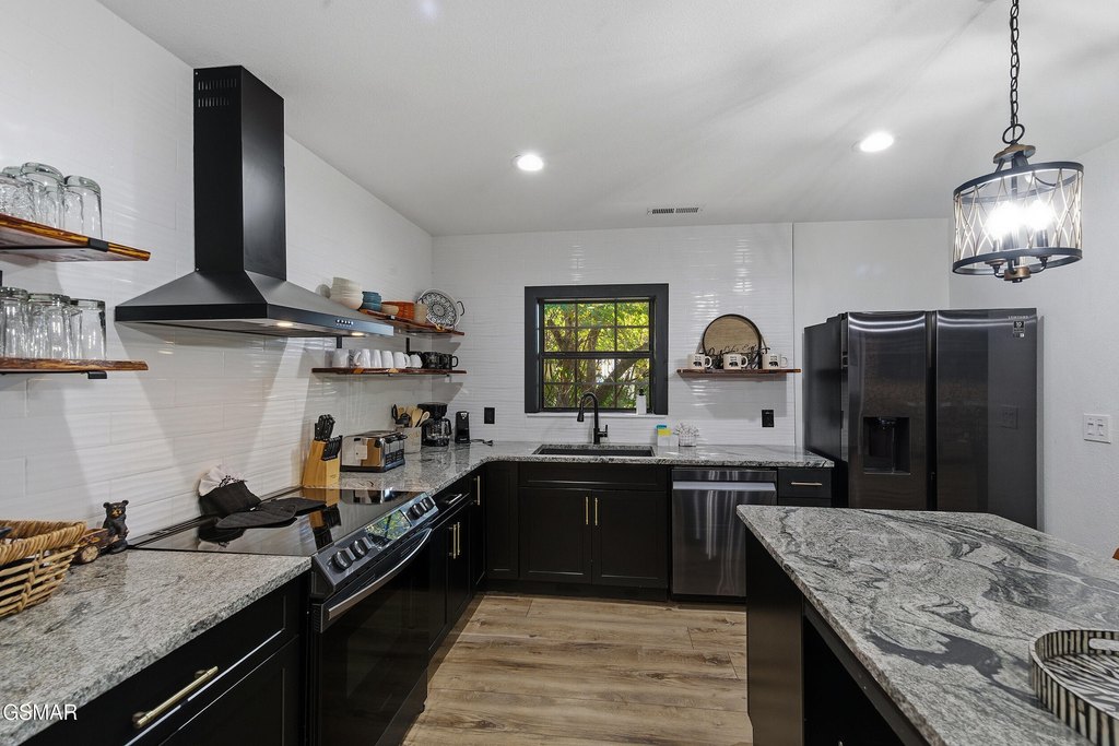 Sevierville, Tennessee, 37862, United States, 3 Bedrooms Bedrooms, ,3 BathroomsBathrooms,Residential,Forsale,1999444