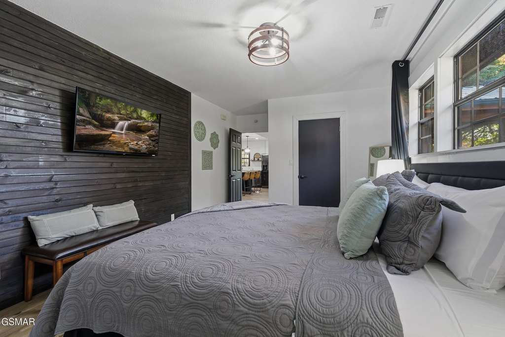 Sevierville, Tennessee, 37862, United States, 3 Bedrooms Bedrooms, ,3 BathroomsBathrooms,Residential,Forsale,1999444