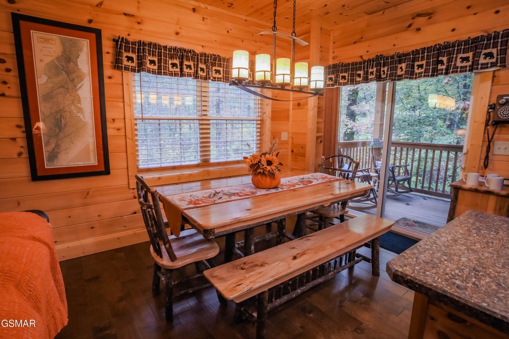 Sevierville, Tennessee, 37862, United States, 2 Bedrooms Bedrooms, ,2.5 BathroomsBathrooms,Residential,Forsale,1999461