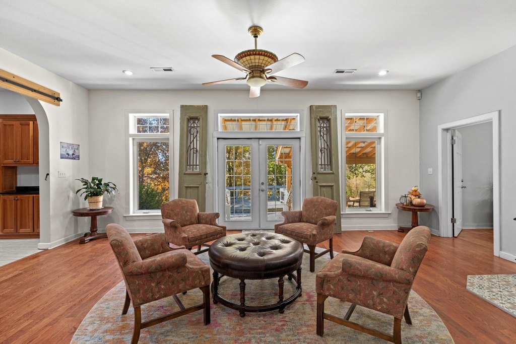 Russellville, Tennessee, 37860, United States, 5 Bedrooms Bedrooms, ,5.5 BathroomsBathrooms,Residential,Forsale,2002622