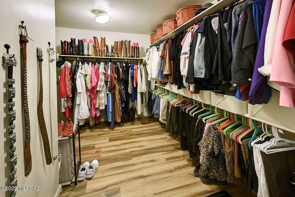 Tucson, Arizona, 85742, United States, 5 Bedrooms Bedrooms, ,3 BathroomsBathrooms,Residential,Forsale,2007360