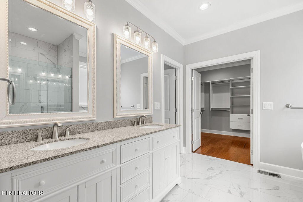 Loudon, Tennessee, 37774, United States, 4 Bedrooms Bedrooms, ,4.5 BathroomsBathrooms,Residential,Forsale,1942458