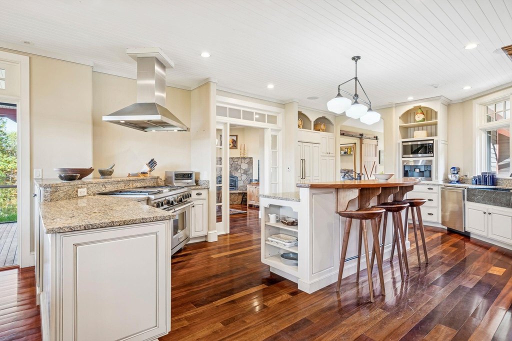 Lyme, New Hampshire, 03768, United States, 4 Bedrooms Bedrooms, ,5.5 BathroomsBathrooms,Residential,Forsale,1999497