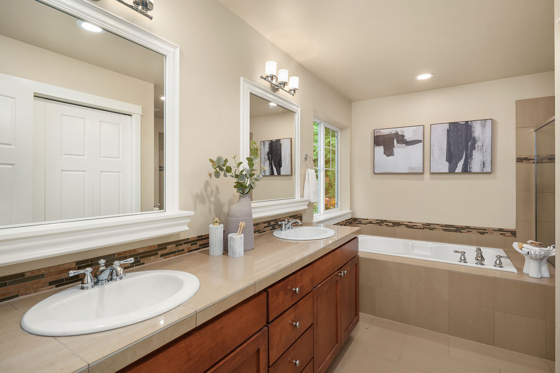 Bothell, Washington, 98021, United States, 4 Bedrooms Bedrooms, ,2 BathroomsBathrooms,Residential,Forsale,1990720