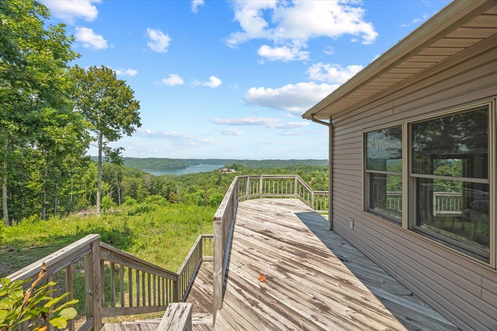 Byrdstown, Tennessee, 38549, United States, 5 Bedrooms Bedrooms, ,4 BathroomsBathrooms,Residential,Forsale,1952666