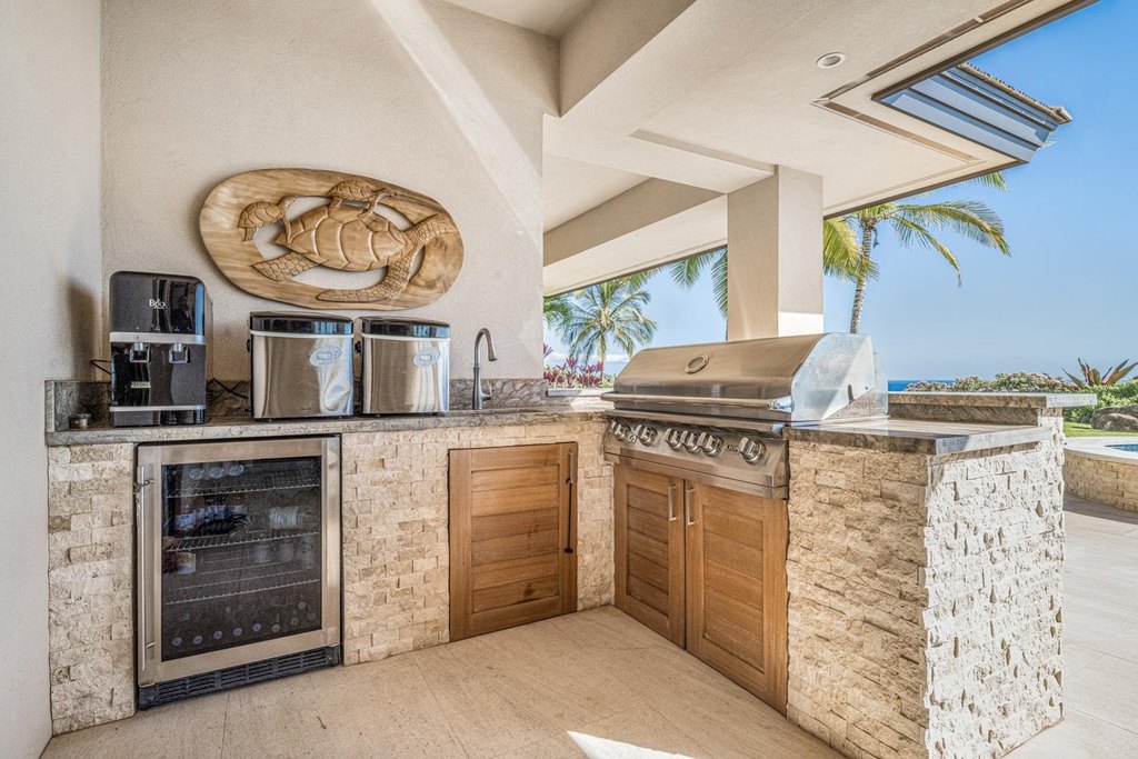 Lahaina, Hawaii, 96761, United States, 8 Bedrooms Bedrooms, ,7.5 BathroomsBathrooms,Residential,Forsale,2004545