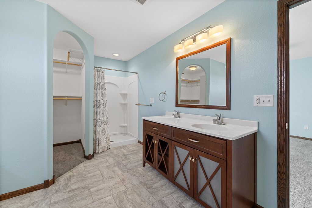 Box Elder, South Dakota, 57719, United States, 4 Bedrooms Bedrooms, ,3 BathroomsBathrooms,Residential,Forsale,2011090