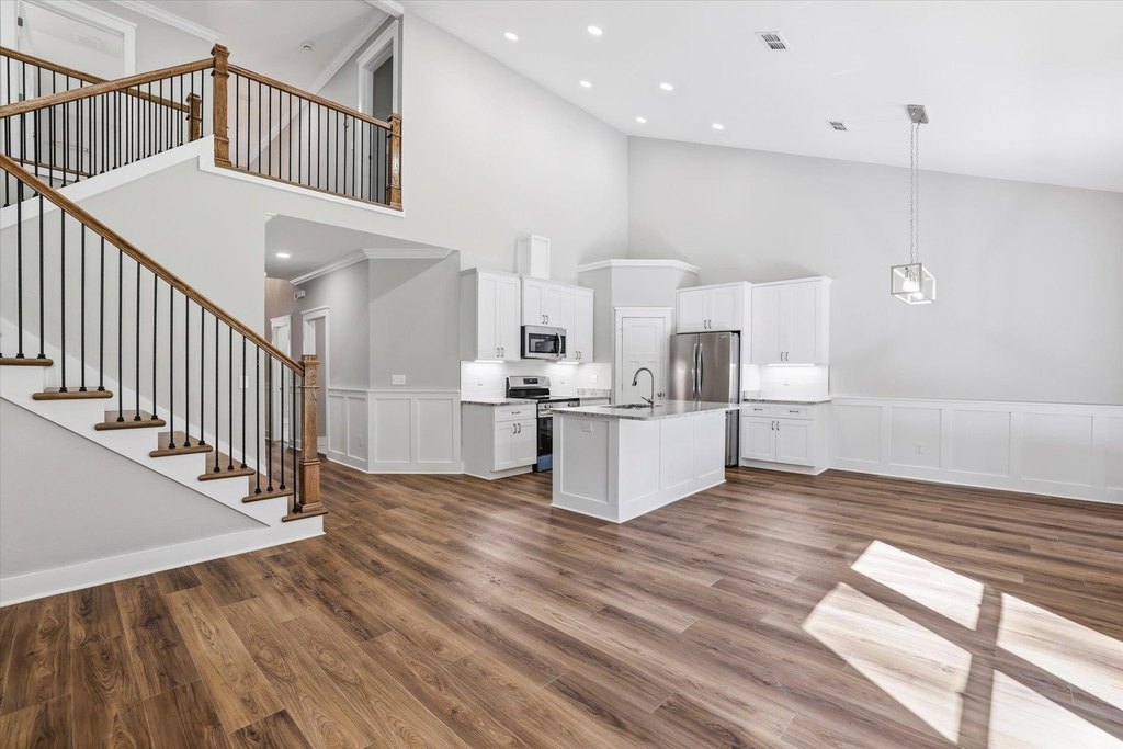 Tallahassee, Florida, 32312, United States, 5 Bedrooms Bedrooms, ,3.5 BathroomsBathrooms,Residential,Forsale,1995099