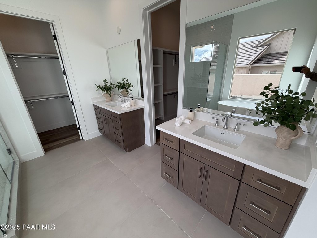 Prescott, Arizona, 86301, United States, 3 Bedrooms Bedrooms, ,6.5 BathroomsBathrooms,Residential,Forsale,2011287