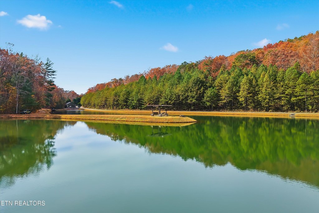 Maryville, Tennessee, 37803, United States, 2 Bedrooms Bedrooms, ,2.5 BathroomsBathrooms,Residential,Forsale,1999450