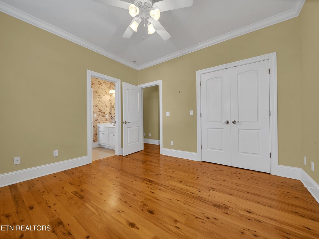 Lenoir City, Tennessee, 37772, United States, 5 Bedrooms Bedrooms, ,4.5 BathroomsBathrooms,Residential,Forsale,1999466