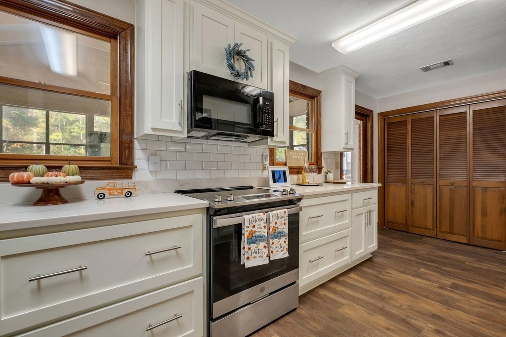 Tallahassee, Florida, 32312, United States, 3 Bedrooms Bedrooms, ,2.5 BathroomsBathrooms,Residential,Forsale,2004637