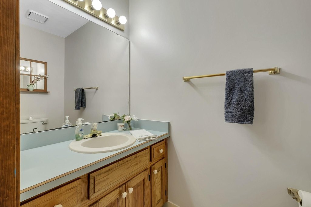 Tallahassee, Florida, 32312, United States, 3 Bedrooms Bedrooms, ,2.5 BathroomsBathrooms,Residential,Forsale,2004637