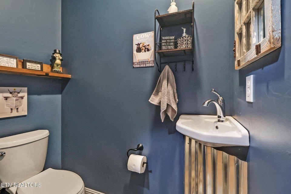 Jamestown, Tennessee, 38556, United States, 3 Bedrooms Bedrooms, ,2.5 BathroomsBathrooms,Residential,Forsale,1968510