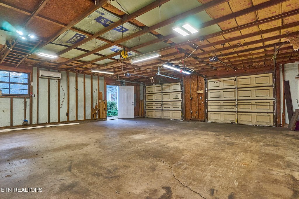 Maryville, Tennessee, 37803, United States, 3 Bedrooms Bedrooms, ,2.5 BathroomsBathrooms,Residential,Forsale,1963509