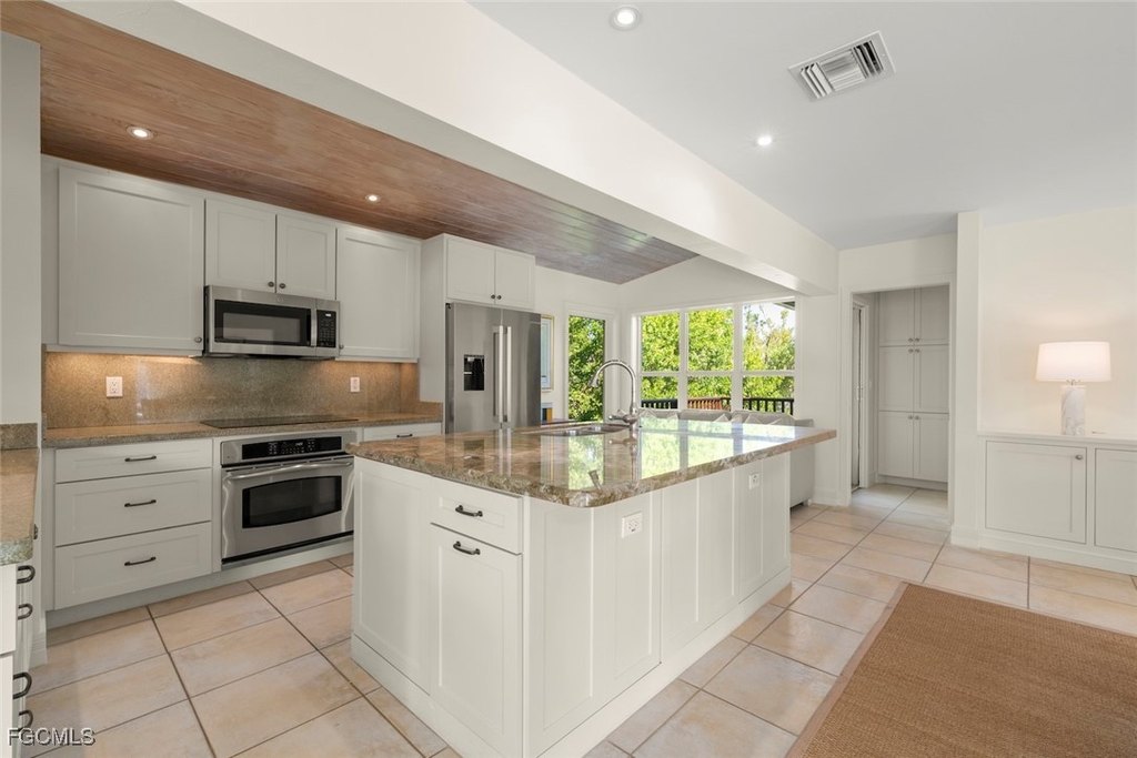 Sanibel, Florida, 33957, United States, 4 Bedrooms Bedrooms, ,4 BathroomsBathrooms,Residential,Forsale,1998632