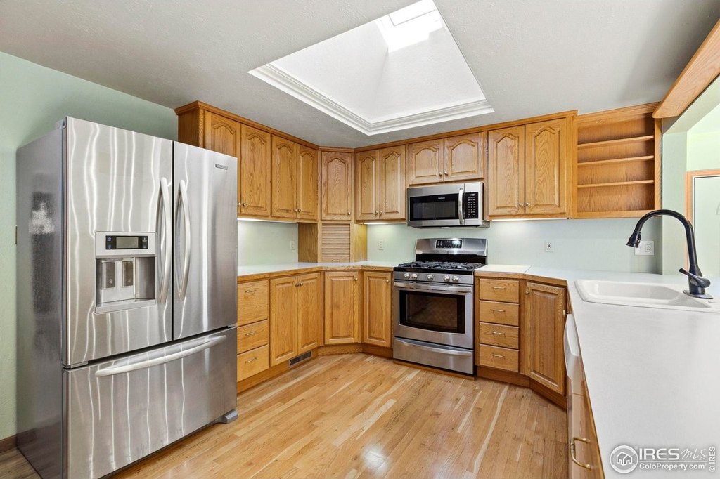 Loveland, Colorado, 80538, United States, 5 Bedrooms Bedrooms, ,2 BathroomsBathrooms,Residential,Forsale,2004289