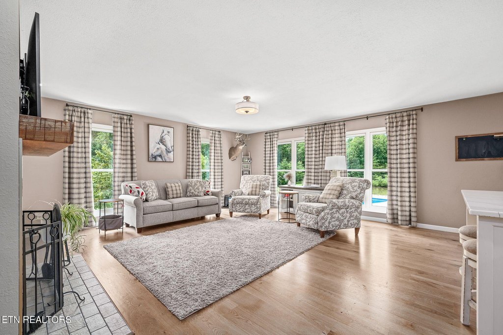 Crossville, Tennessee, 38572, United States, 3 Bedrooms Bedrooms, ,3.5 BathroomsBathrooms,Residential,Forsale,1996603