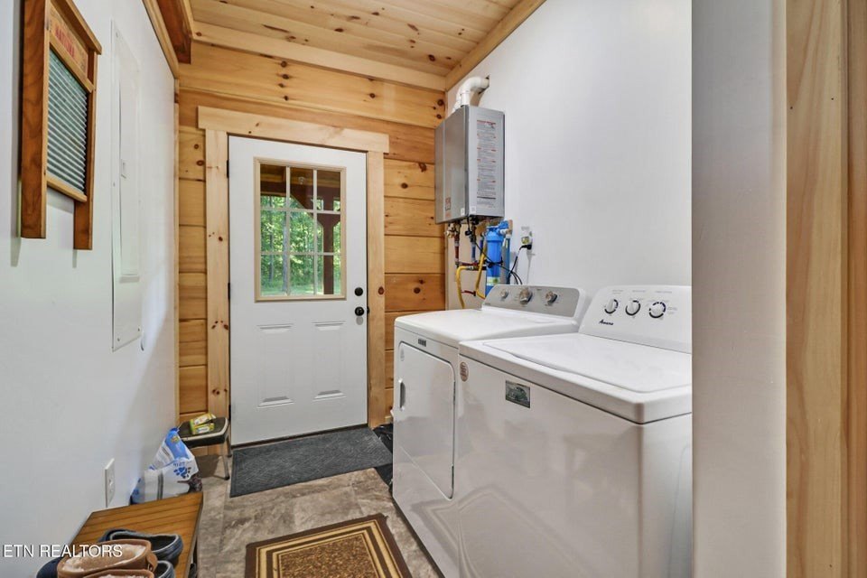 Jamestown, Tennessee, 38556, United States, 3 Bedrooms Bedrooms, ,2 BathroomsBathrooms,Residential,Forsale,1929821