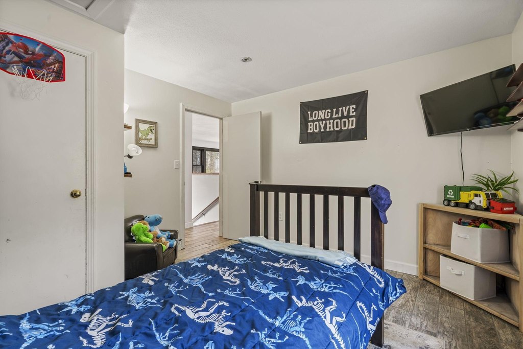 Epping, New Hampshire, 03042, United States, 4 Bedrooms Bedrooms, ,2 BathroomsBathrooms,Residential,Forsale,2004719