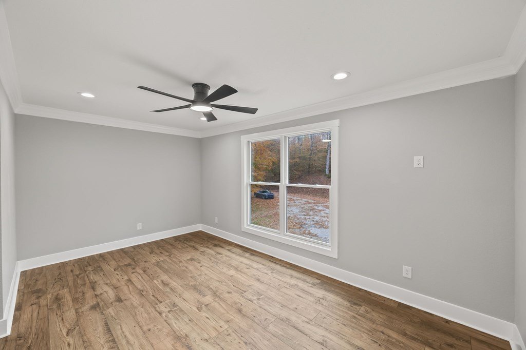 Byrdstown, Tennessee, 38549, United States, 5 Bedrooms Bedrooms, ,4.5 BathroomsBathrooms,Residential,Forsale,1996615