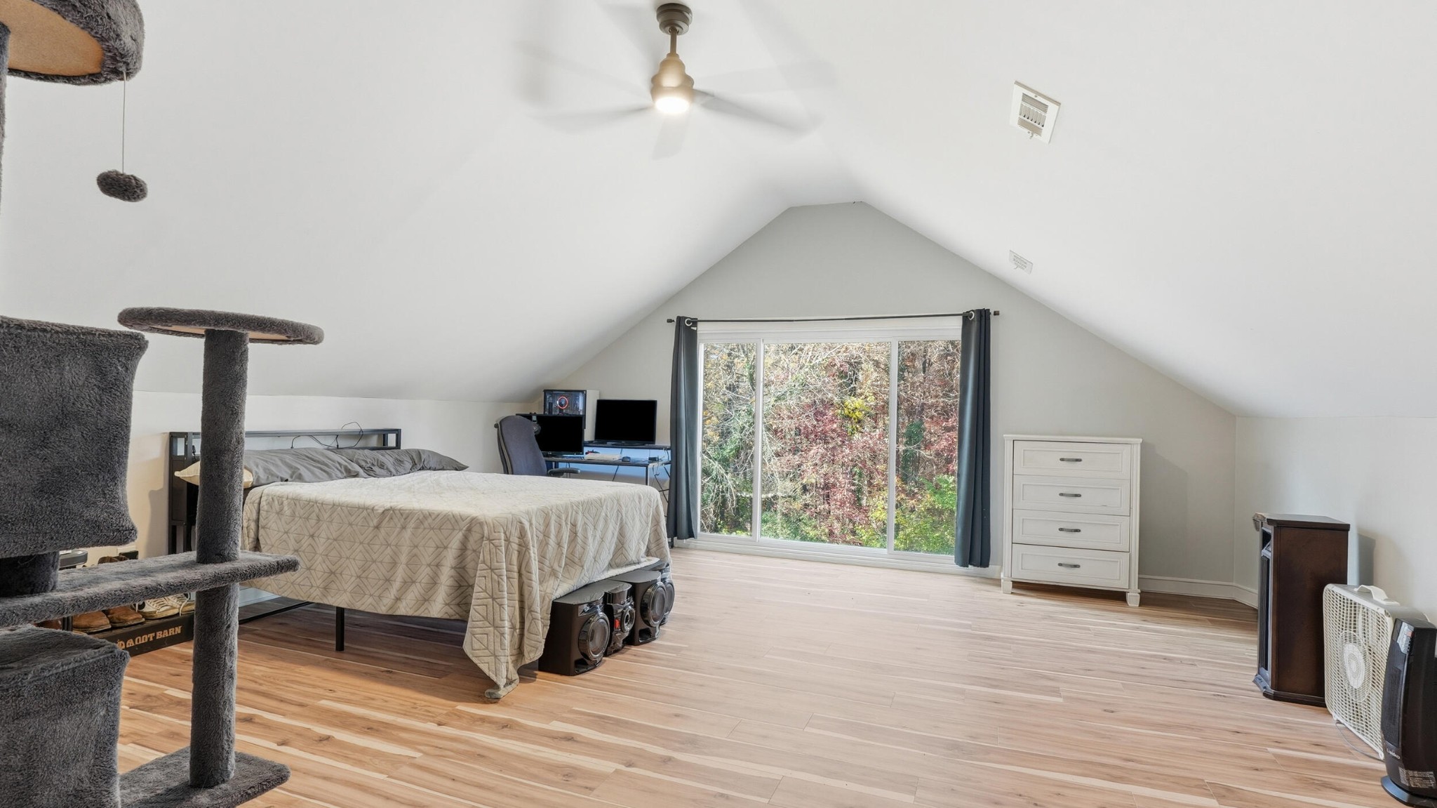 Chattanooga, Tennessee, 37416, United States, 6 Bedrooms Bedrooms, ,4 BathroomsBathrooms,Residential,Forsale,2004678