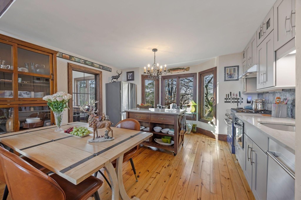 Rising Fawn, Georgia, 30738, United States, 2 Bedrooms Bedrooms, ,2 BathroomsBathrooms,Residential,Forsale,2004662