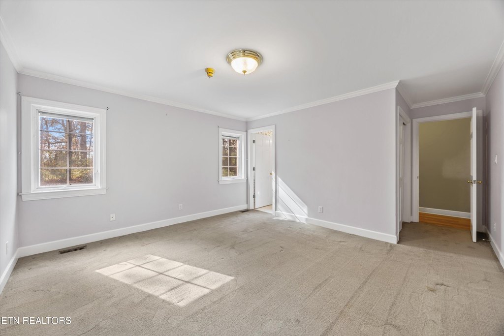 Maryville, Tennessee, 37803, United States, 5 Bedrooms Bedrooms, ,5.5 BathroomsBathrooms,Residential,Forsale,1999469