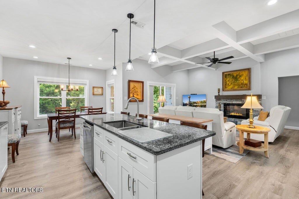 Loudon, Tennessee, 37774, United States, 3 Bedrooms Bedrooms, ,2 BathroomsBathrooms,Residential,Forsale,1942457 Loudon, Tennessee, 37774, United States, 3 Bedrooms Bedrooms, ,2 BathroomsBathrooms,Residential,Forsale,1942457