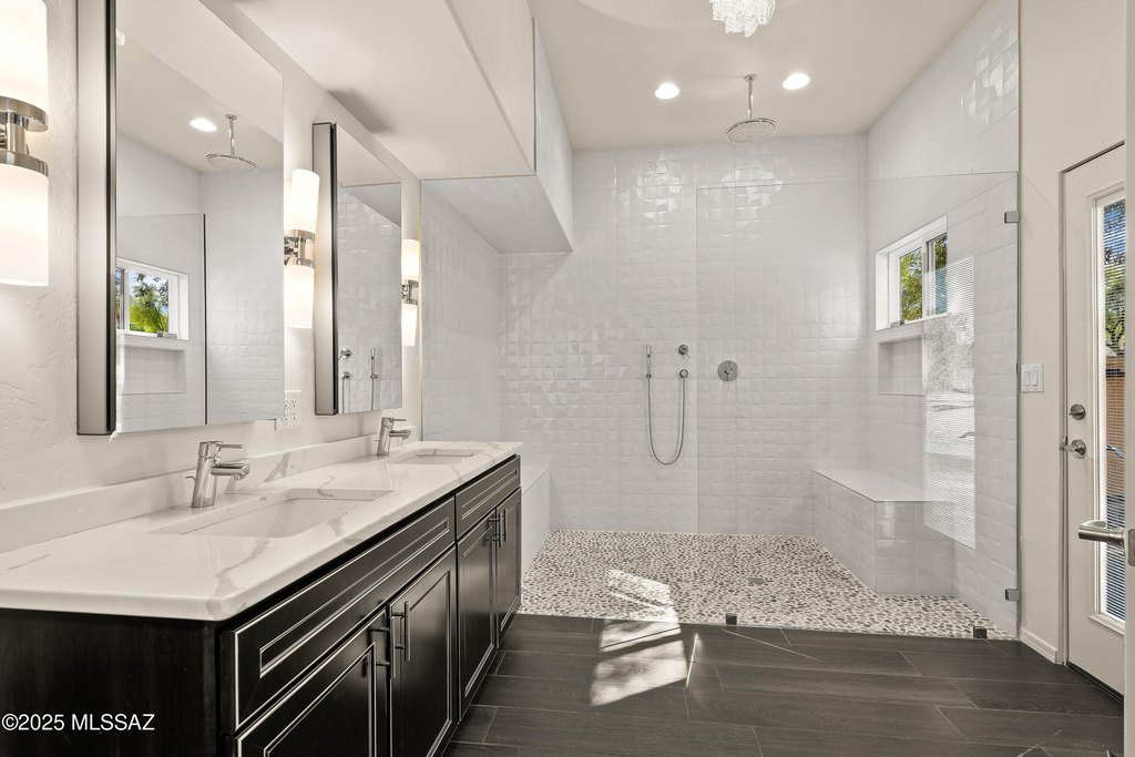 Tucson, Arizona, 85742, United States, 3 Bedrooms Bedrooms, ,3 BathroomsBathrooms,Residential,Forsale,2004437