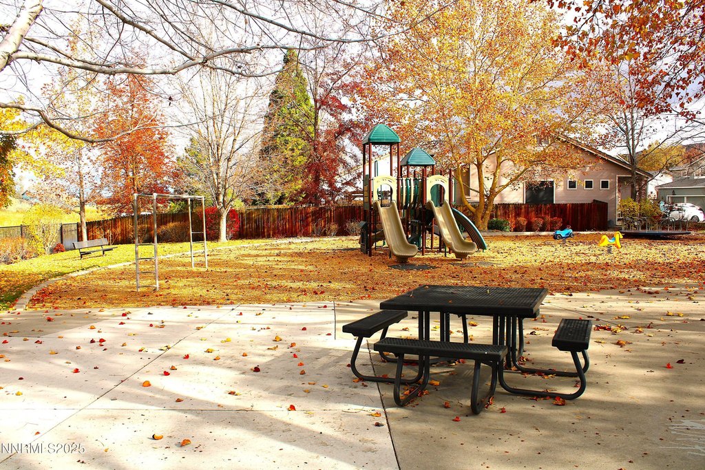 Reno, Nevada, 89502, United States, 4 Bedrooms Bedrooms, ,2 BathroomsBathrooms,Residential,Forsale,1998767