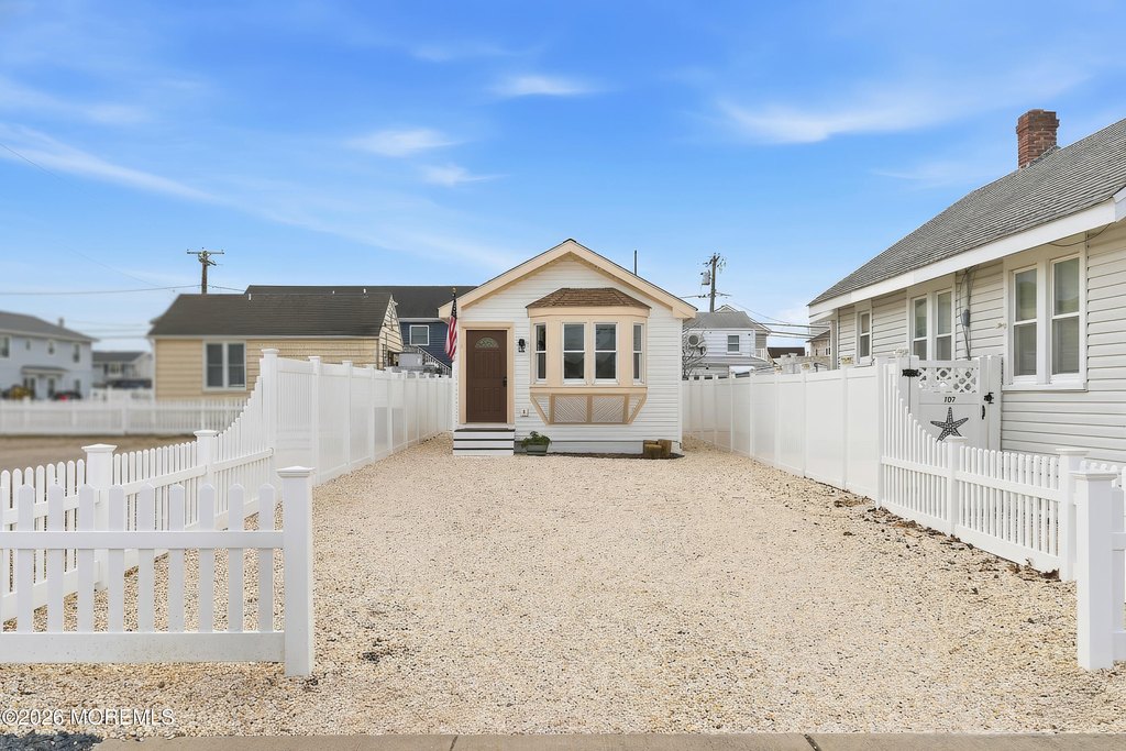 Seaside Park, New Jersey, 08752, United States, 2 Bedrooms Bedrooms, ,1 BathroomBathrooms,Residential,Forsale,2008475