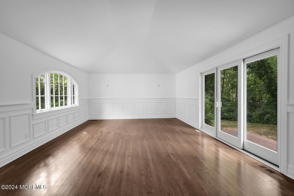 Highlands, New Jersey, 07732, United States, 5 Bedrooms Bedrooms, ,4.5 BathroomsBathrooms,Residential,Forsale,2008381