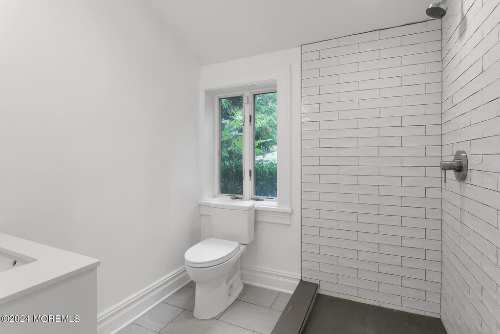 Highlands, New Jersey, 07732, United States, 5 Bedrooms Bedrooms, ,4.5 BathroomsBathrooms,Residential,Forsale,2008381