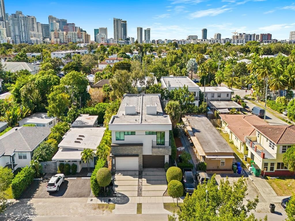 Fort Lauderdale, Florida, 33304, United States, 3 Bedrooms Bedrooms, ,3.5 BathroomsBathrooms,Residential,Forsale,2004487