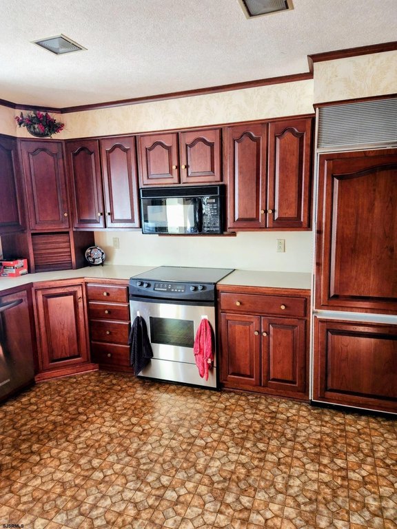 Linwood, New Jersey, 08221, United States, 4 Bedrooms Bedrooms, ,2 BathroomsBathrooms,Residential,Forsale,2004614