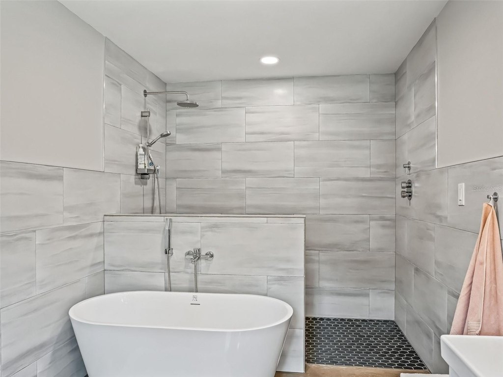 FORT MC COY, Florida, 32134, United States, 3 Bedrooms Bedrooms, ,3.5 BathroomsBathrooms,Residential,Forsale,2004588