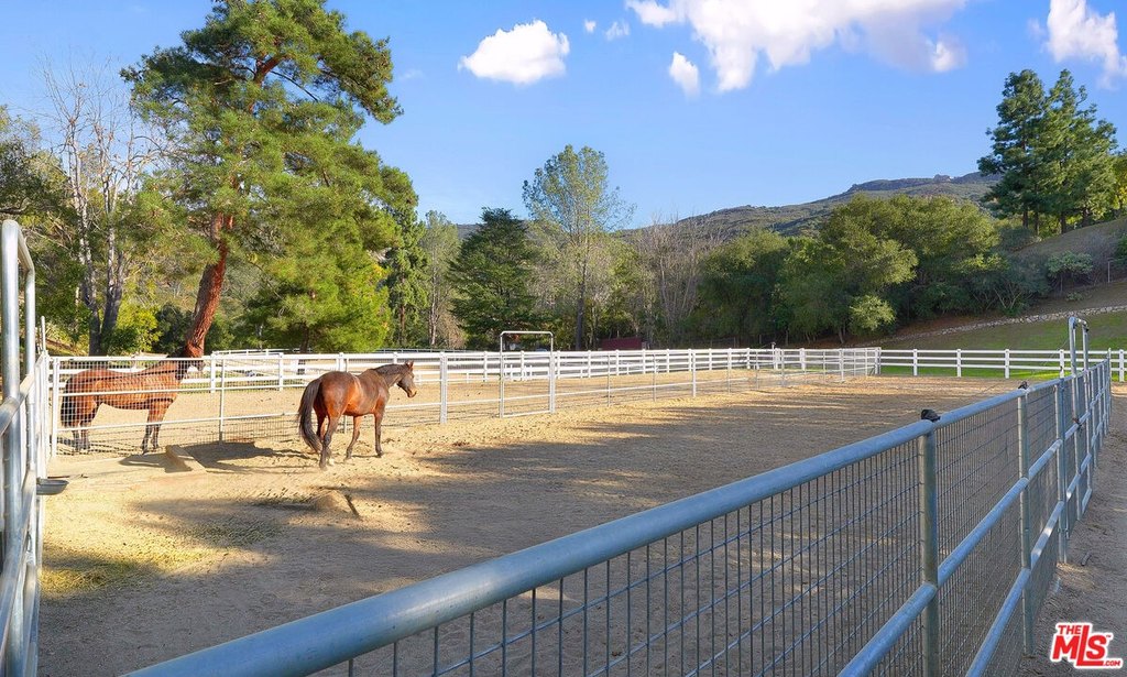 Calabasas, California, 91302, United States, 3 Bedrooms Bedrooms, ,2 BathroomsBathrooms,Residential,Forsale,2001432