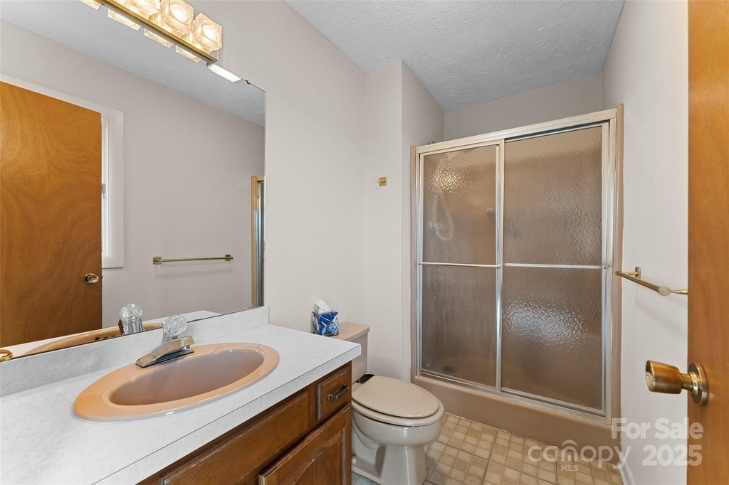 Asheville, North Carolina, 28806, United States, 4 Bedrooms Bedrooms, ,6.5 BathroomsBathrooms,Residential,Forsale,2011987