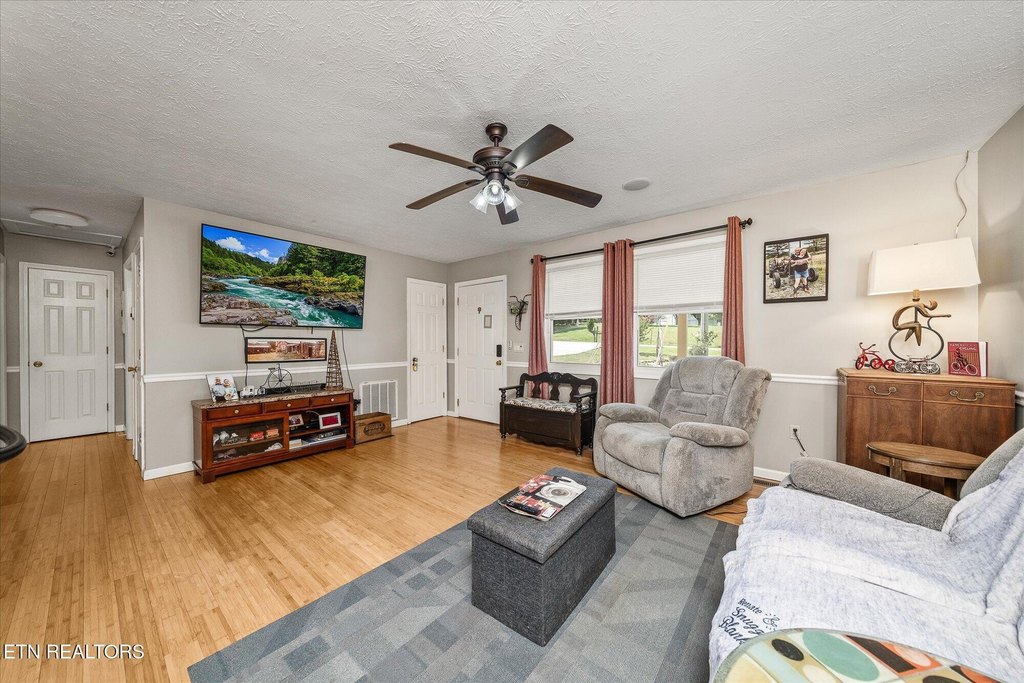 Crossville, Tennessee, 38555, United States, ,Residential,Forsale,1996596