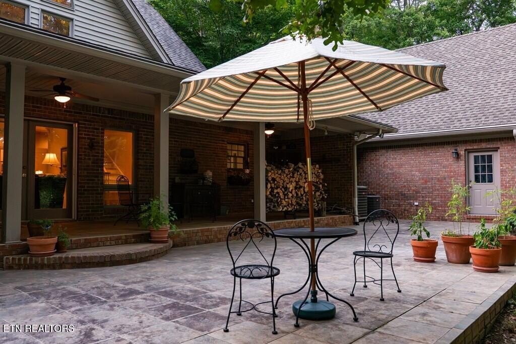 Livingston, Tennessee, 38570, United States, 3 Bedrooms Bedrooms, ,4.5 BathroomsBathrooms,Residential,Forsale,1952671