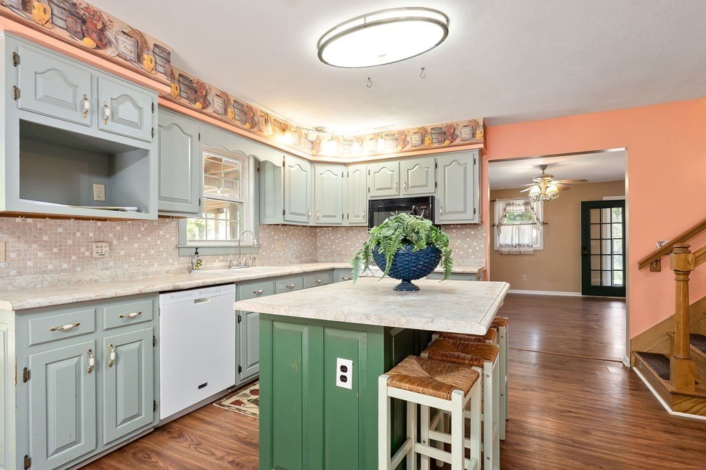 Sparta, Tennessee, 38583, United States, 3 Bedrooms Bedrooms, ,2 BathroomsBathrooms,Residential,Forsale,1999490