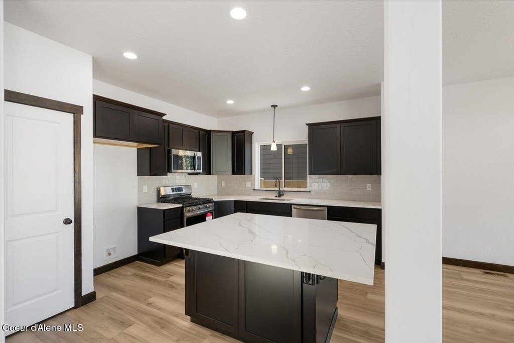 Post Falls, Idaho, 83854, United States, 4 Bedrooms Bedrooms, ,2.5 BathroomsBathrooms,Residential,Forsale,1984579