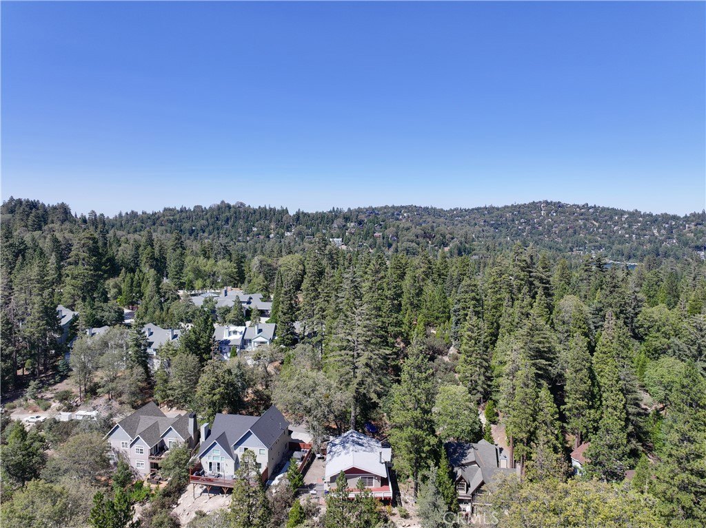 Lake Arrowhead, California, 92352, United States, 4 Bedrooms Bedrooms, ,3 BathroomsBathrooms,Residential,Forsale,1971047