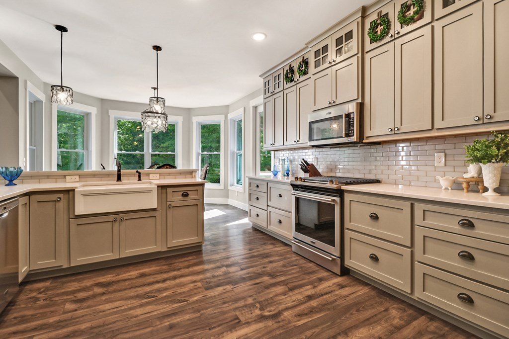 Jamestown, Tennessee, 38556, United States, 4 Bedrooms Bedrooms, ,4 BathroomsBathrooms,Residential,Forsale,1929826