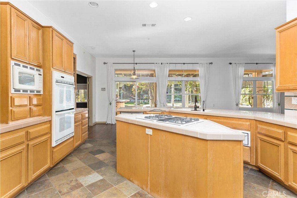 Redlands, California, 92373, United States, 4 Bedrooms Bedrooms, ,3.5 BathroomsBathrooms,Residential,Forsale,2007698